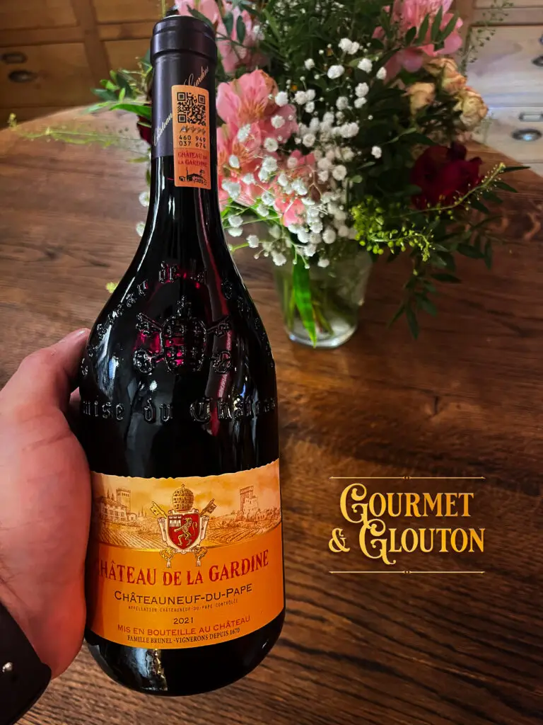 Bouteille de Châteauneuf-du-Pape Château de La Gardine présentée chez Gourmet & Glouton à Chaudes-Aigues