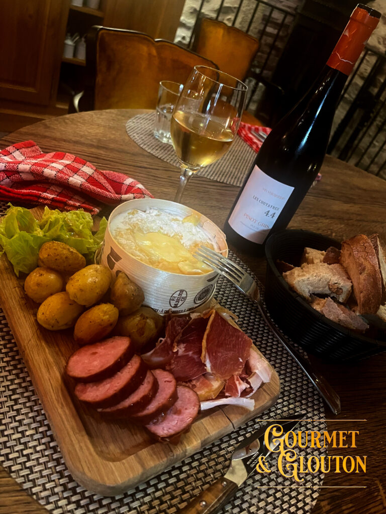 restaurant, stephane, Chaudesaigues, cuisine, Auvergnate, Mont, d'or, plats, canaille, Chaudesaigues, Chaudes-Aigues - Gourmet & Glouton