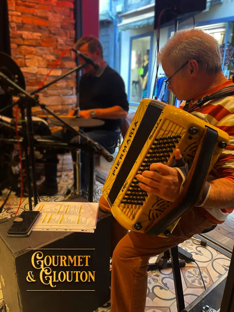 restaurant, gastronomie, accordeon, evenement, Chaudesaigues, Chaudes-Aigues - Gourmet & Glouton