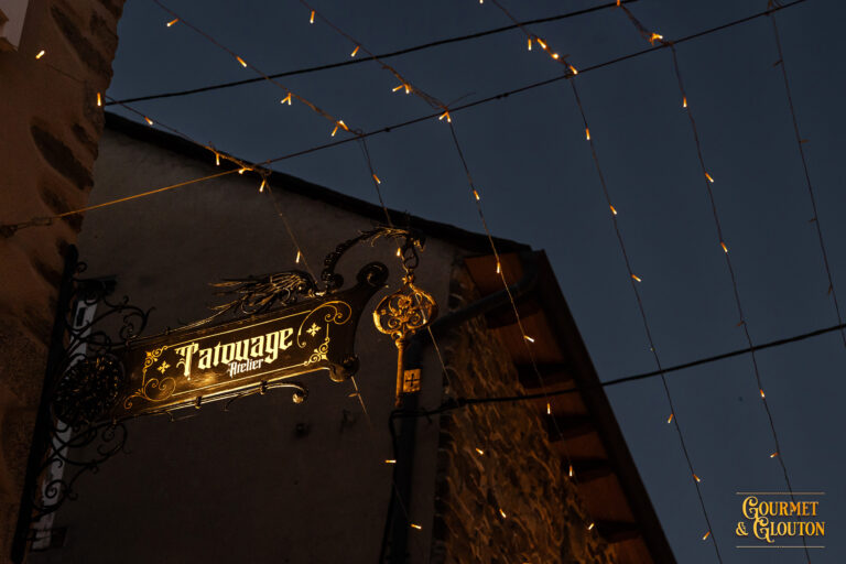 Restaurant Gourmet & Glouton à Chaudes-Aigues, graphicaderme, tatouage