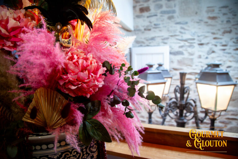 Restaurant, gastronomie, Auvergnate, ambiance-romantique-salon-bleu- Chaudesaigues, Chaudes-Aigues - Gourmet & Glouton