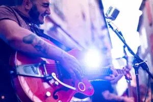 Concert des Terrasses musicales 2026 chez Gourmet & Glouton à Chaudes-Aigues