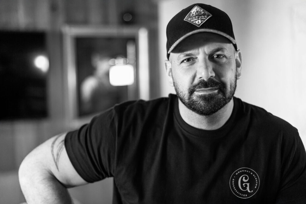 Loïc, manager de Gourmet & Glouton à Chaudes-Aigues pendant la saison 2026