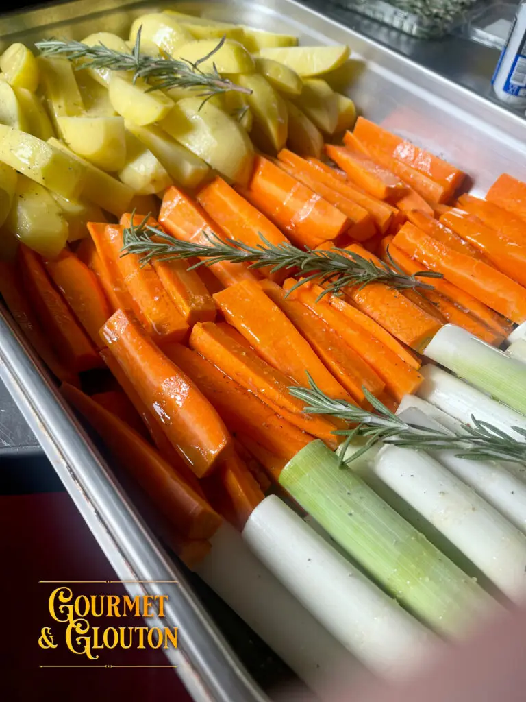Carottes, poireaux et pommes de terre préparés pour le pot-au-feu de Cécile